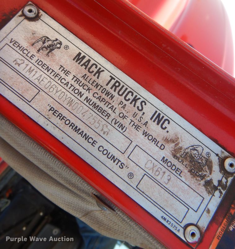 image for item DN0398 2000 Mack CX613  winch truck