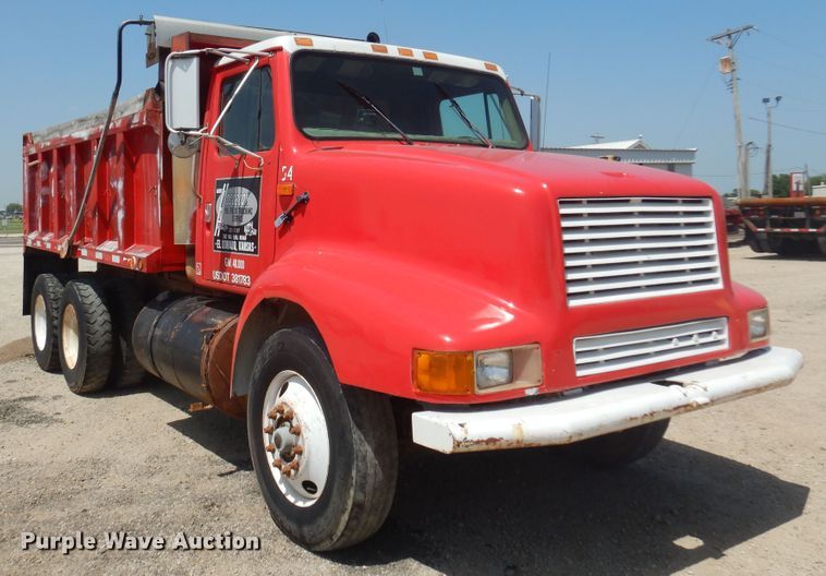 image for item DN0399 1993 International 8200  dump truck