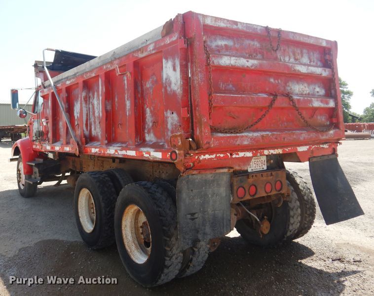 image for item DN0399 1993 International 8200  dump truck
