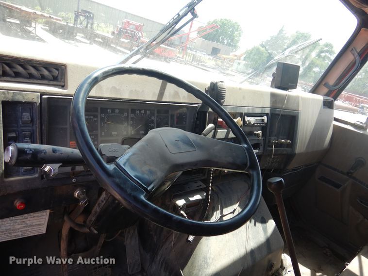 image for item DN0399 1993 International 8200  dump truck