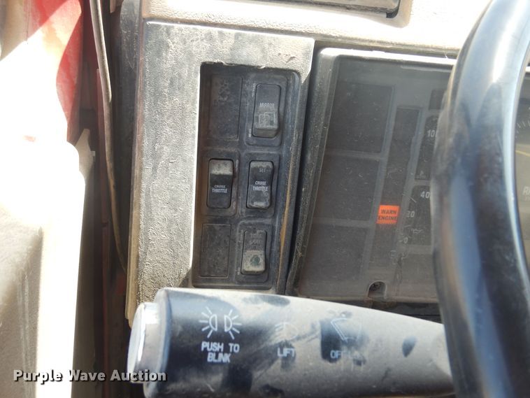 image for item DN0399 1993 International 8200  dump truck