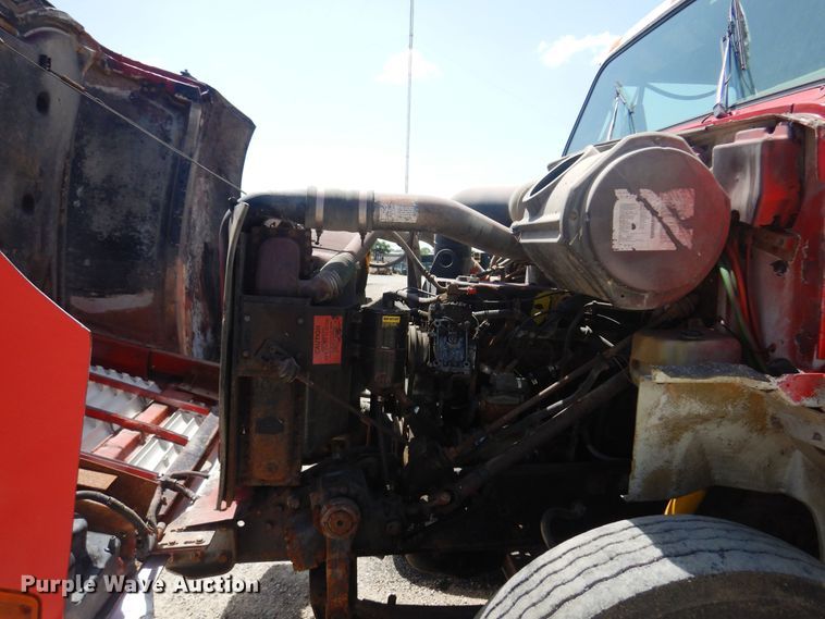 image for item DN0399 1993 International 8200  dump truck