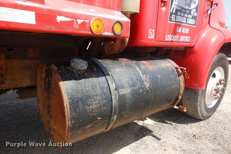 image for item DN0399 1993 International 8200  dump truck