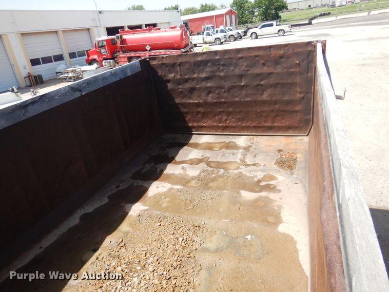 image for item DN0399 1993 International 8200  dump truck