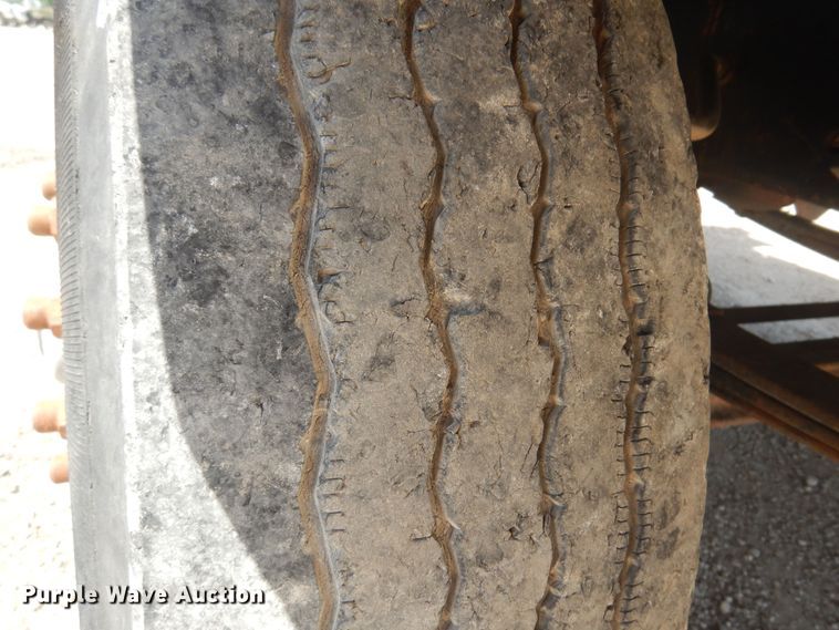 image for item DN0399 1993 International 8200  dump truck