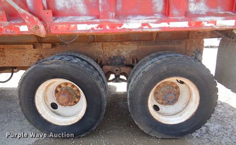 image for item DN0399 1993 International 8200  dump truck