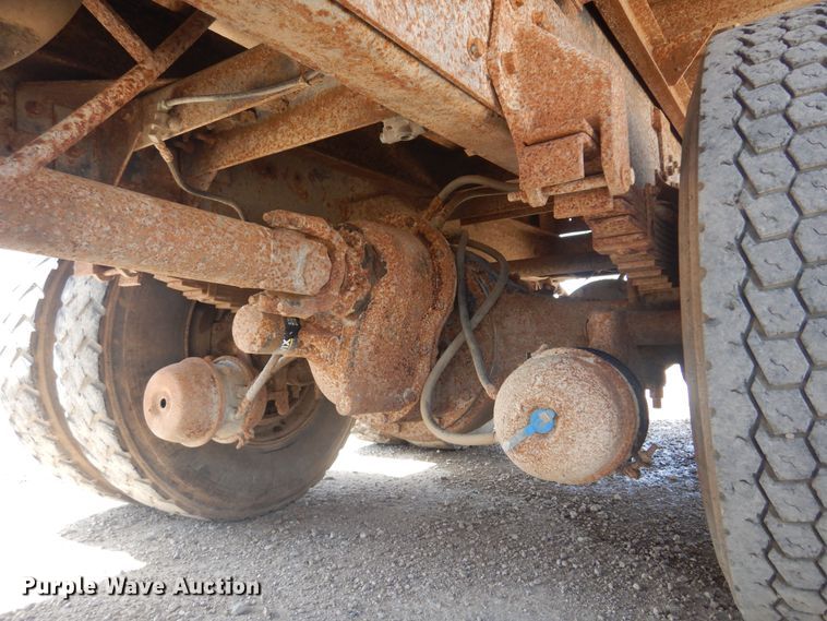 image for item DN0399 1993 International 8200  dump truck