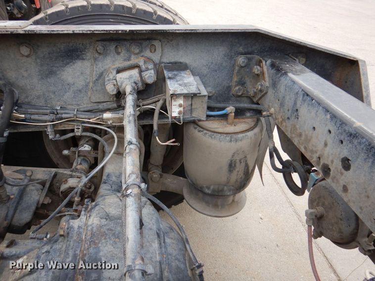 image for item DN7391 2013 Freightliner Coronado semi truck