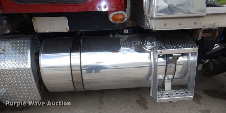 image for item DN7391 2013 Freightliner Coronado semi truck