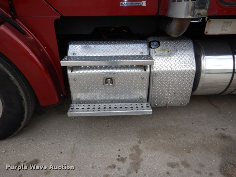 image for item DN7391 2013 Freightliner Coronado semi truck