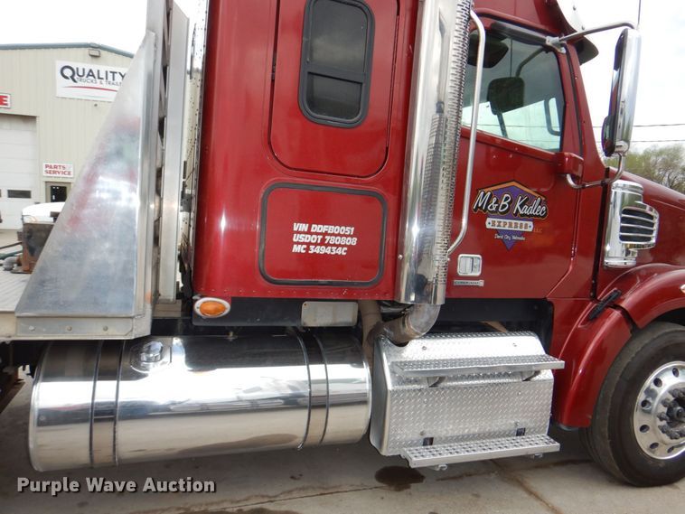 image for item DN7391 2013 Freightliner Coronado semi truck