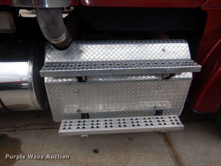 image for item DN7391 2013 Freightliner Coronado semi truck