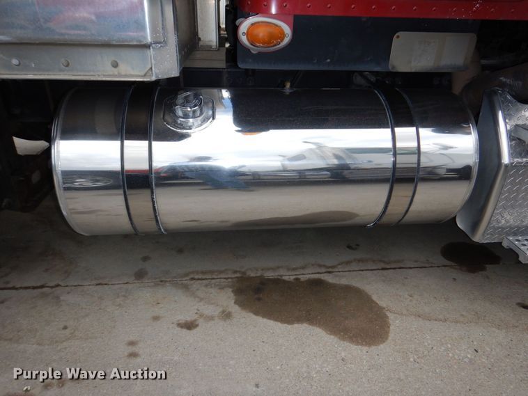 image for item DN7391 2013 Freightliner Coronado semi truck