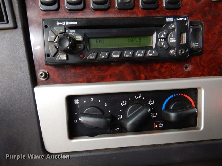 image for item DN7391 2013 Freightliner Coronado semi truck