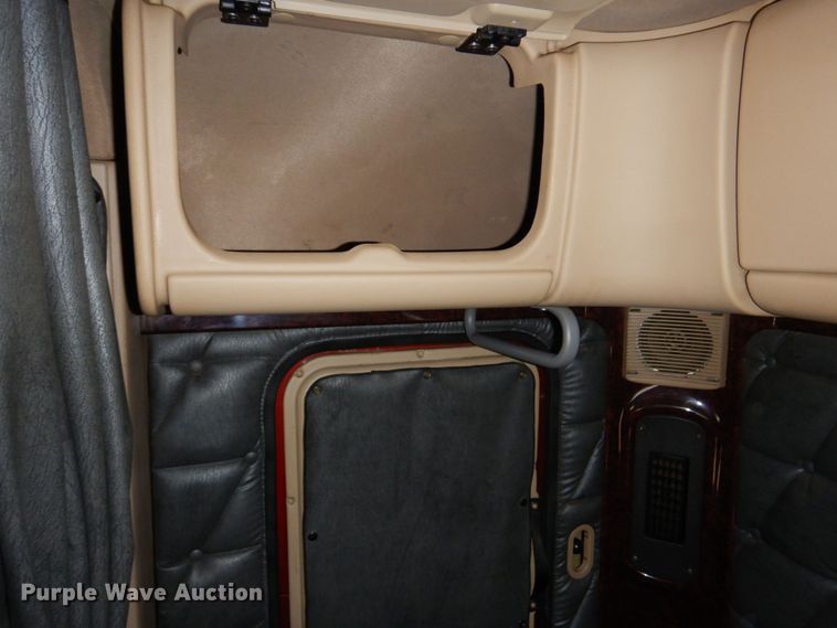 image for item DN7391 2013 Freightliner Coronado semi truck