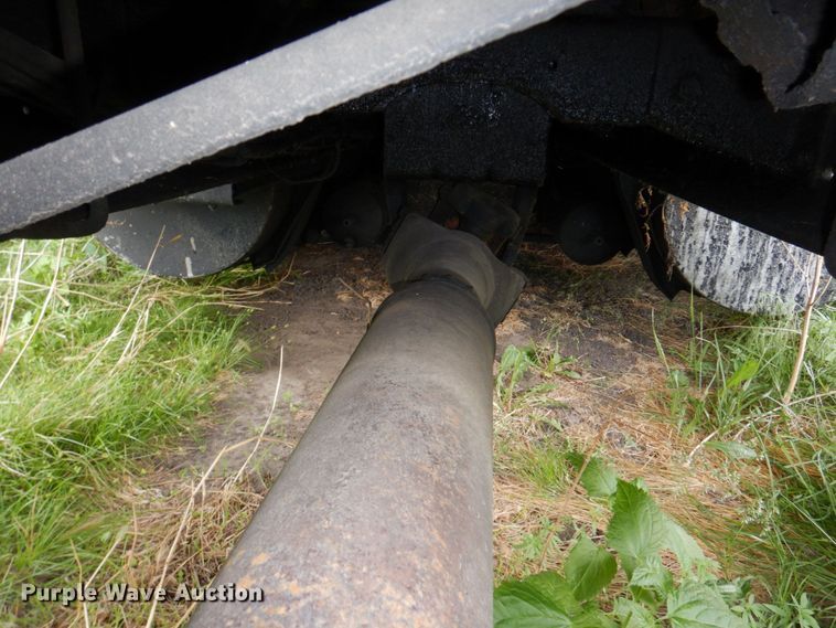 image for item DN7475 1998 International 9400  semi truck