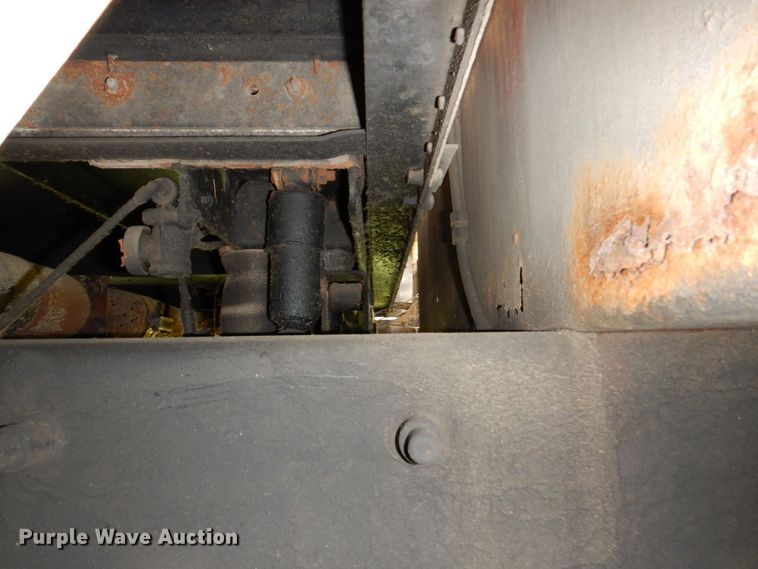 image for item DN7475 1998 International 9400  semi truck