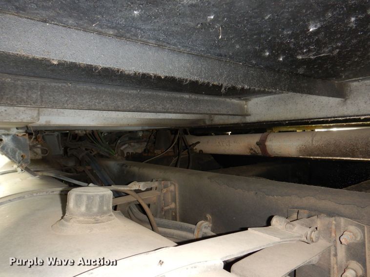 image for item DN7475 1998 International 9400  semi truck