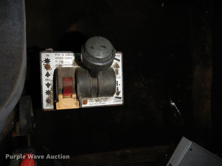 image for item DN7475 1998 International 9400  semi truck