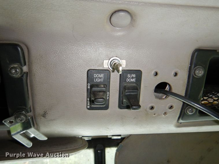 image for item DN7475 1998 International 9400  semi truck