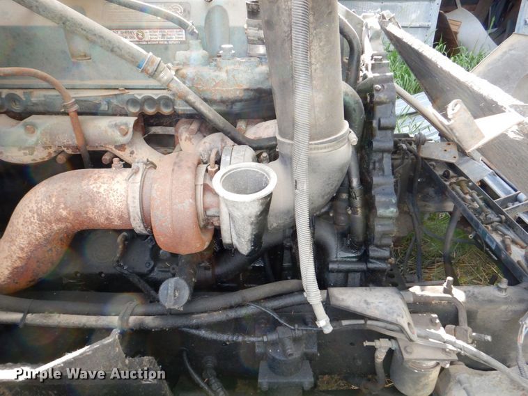 image for item DN7475 1998 International 9400  semi truck