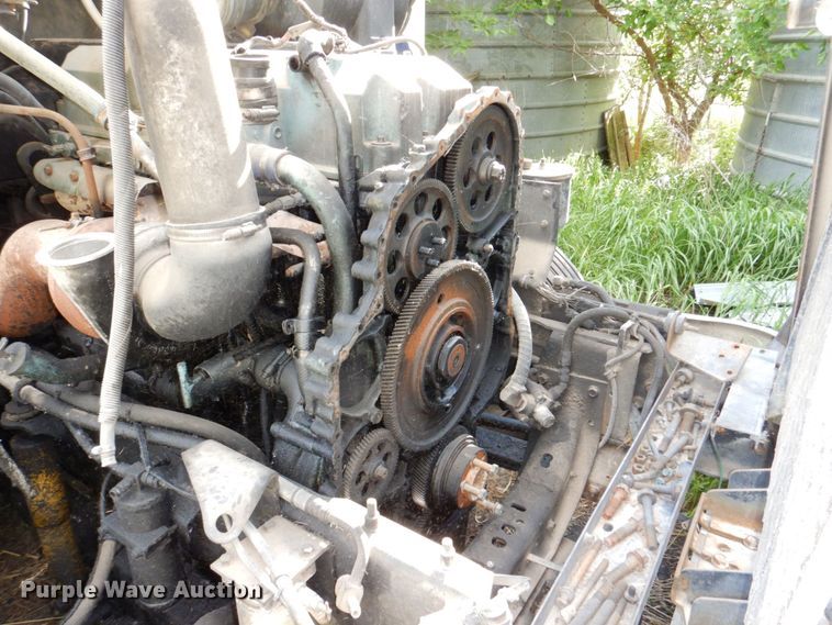 image for item DN7475 1998 International 9400  semi truck