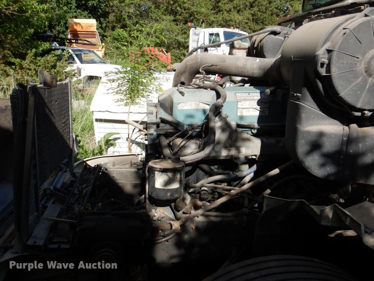 image for item DN7475 1998 International 9400  semi truck