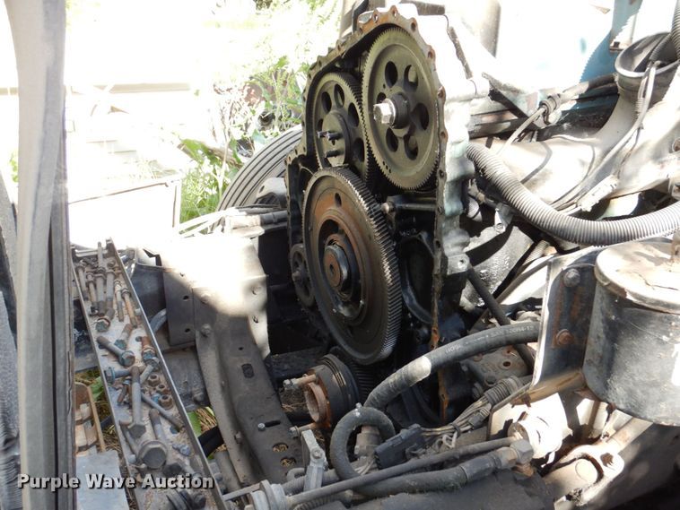 image for item DN7475 1998 International 9400  semi truck