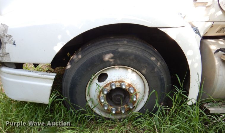 image for item DN7475 1998 International 9400  semi truck