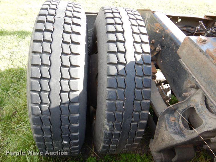 image for item DN7475 1998 International 9400  semi truck