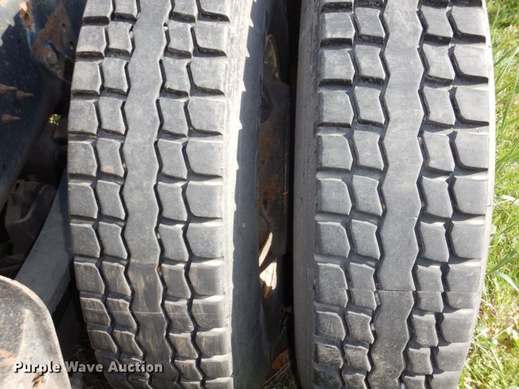 image for item DN7475 1998 International 9400  semi truck