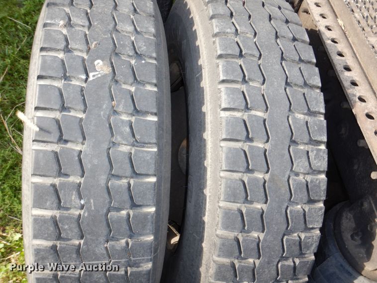 image for item DN7475 1998 International 9400  semi truck