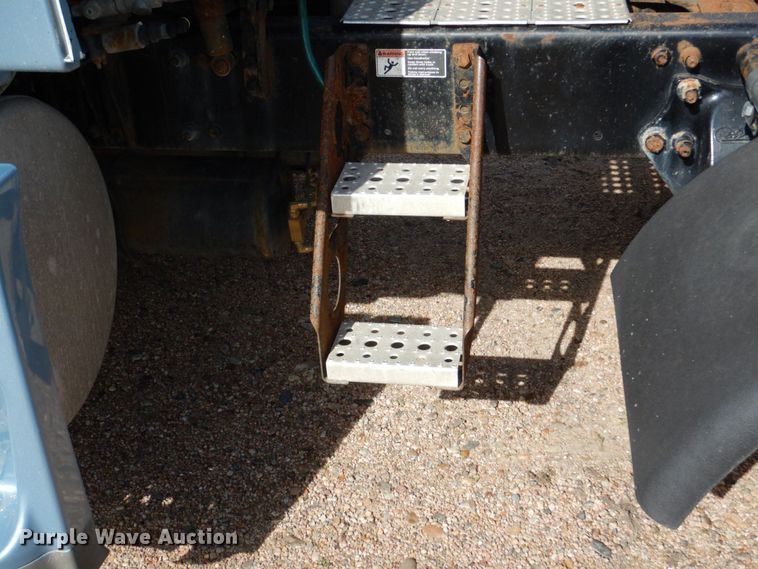 image for item DN7476 2012 Freightliner Cascadia  semi truck