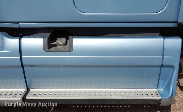 image for item DN7476 2012 Freightliner Cascadia  semi truck