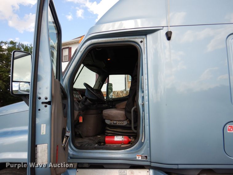 image for item DN7476 2012 Freightliner Cascadia  semi truck