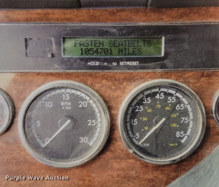 image for item DN7476 2012 Freightliner Cascadia  semi truck