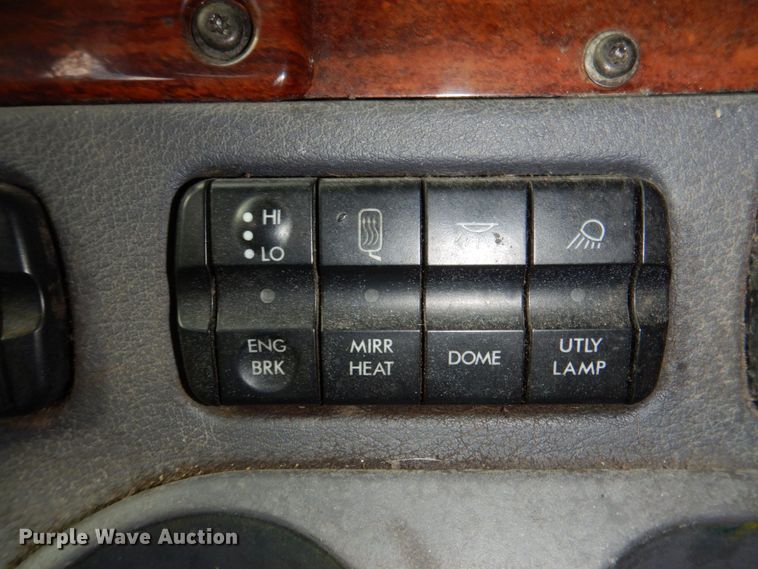 image for item DN7476 2012 Freightliner Cascadia  semi truck