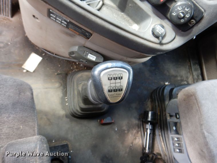 image for item DN7476 2012 Freightliner Cascadia  semi truck