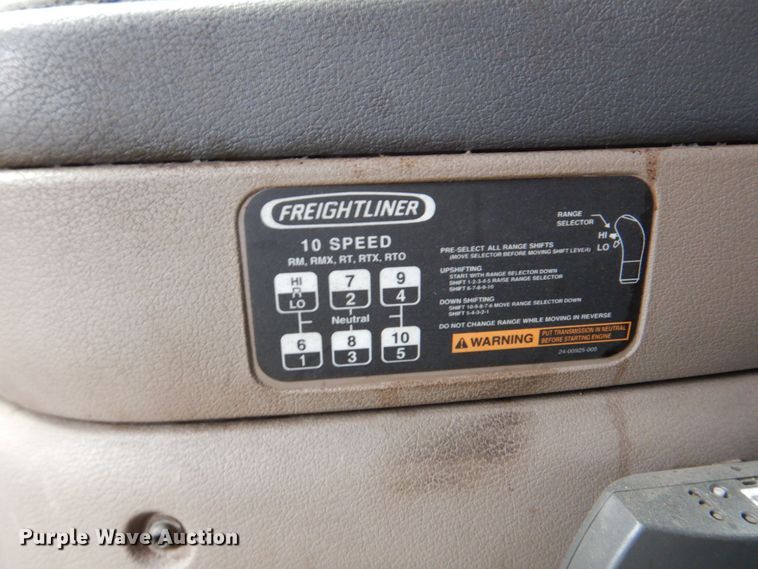 image for item DN7476 2012 Freightliner Cascadia  semi truck