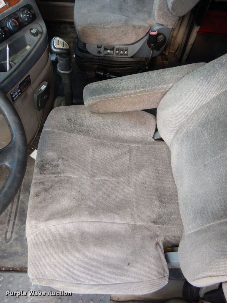 image for item DN7476 2012 Freightliner Cascadia  semi truck