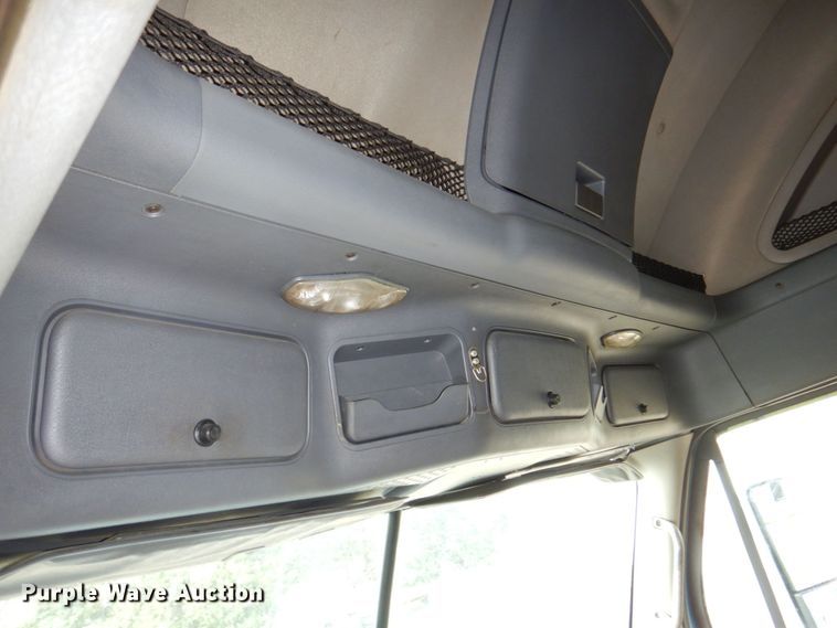 image for item DN7476 2012 Freightliner Cascadia  semi truck