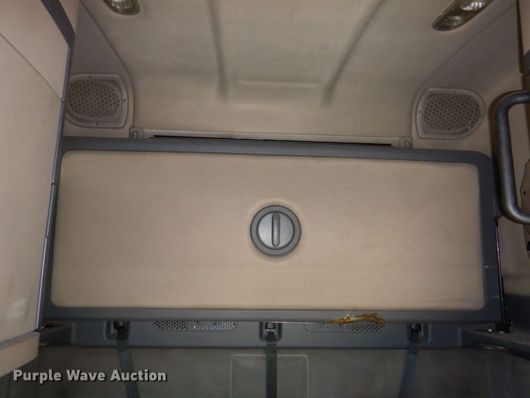 image for item DN7476 2012 Freightliner Cascadia  semi truck