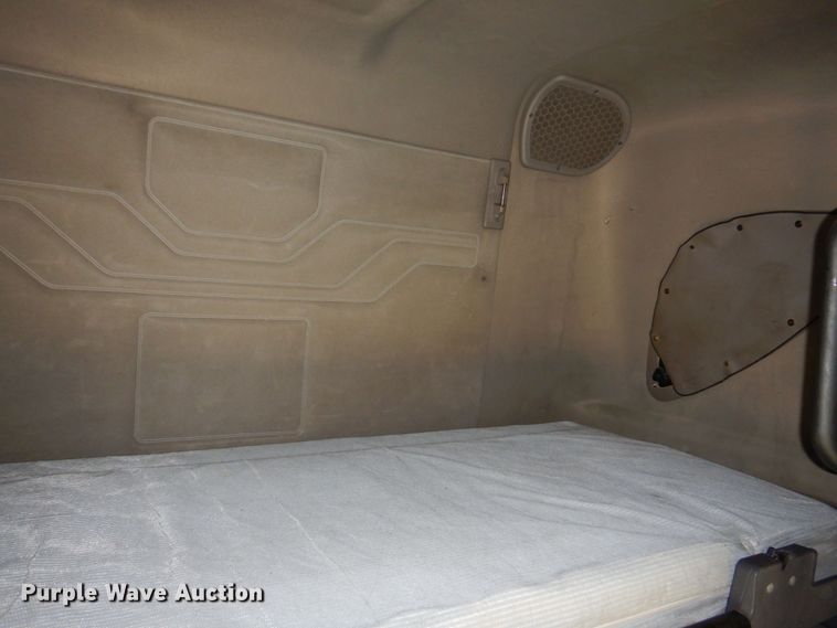 image for item DN7476 2012 Freightliner Cascadia  semi truck