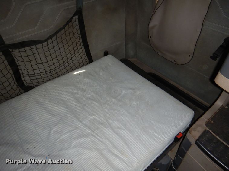 image for item DN7476 2012 Freightliner Cascadia  semi truck