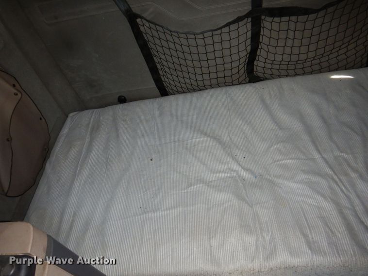 image for item DN7476 2012 Freightliner Cascadia  semi truck