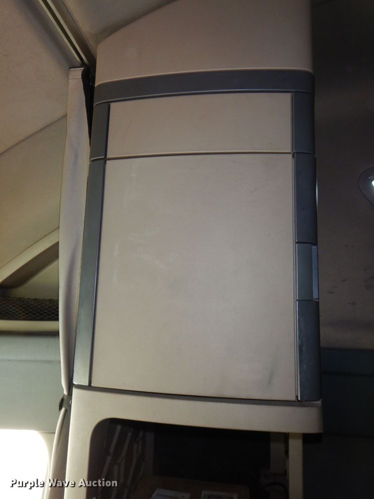 image for item DN7476 2012 Freightliner Cascadia  semi truck