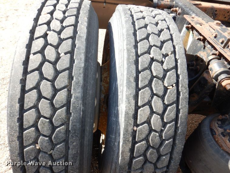 image for item DN7476 2012 Freightliner Cascadia  semi truck