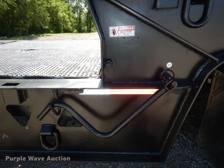 image for item DN7494 2000 Trail King TK70HT  drop deck equipment trailer