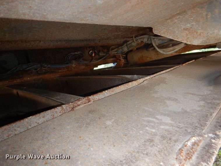 image for item DN7494 2000 Trail King TK70HT  drop deck equipment trailer