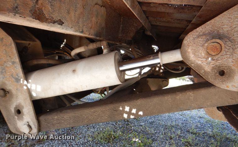 image for item DN7494 2000 Trail King TK70HT  drop deck equipment trailer